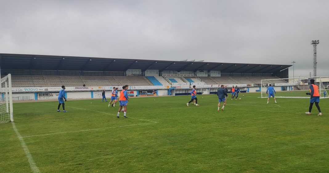 El Estadio Juan Carlos Higuero volverá a celebrar encuentros del grupo castellano y leonés de Tercera Federación. / duerodeporte.com