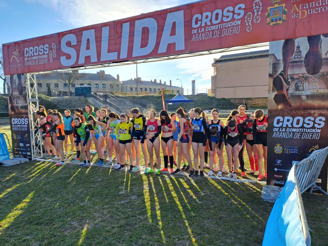 Salida de una de las pruebas femeninas de la pasada edición del Cross de la Constitución. / duerodeporte.com