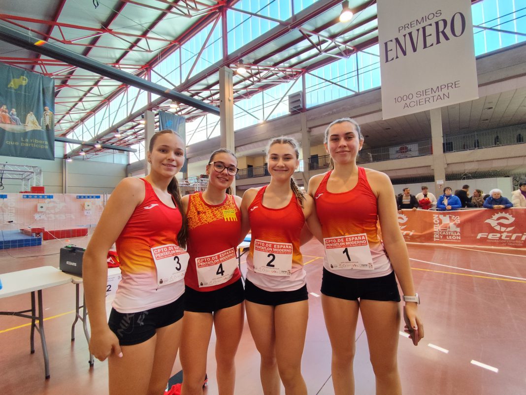 Las cuatro integrantes de Cataluña -Sofía Muñoz, Ona Gibanel, Aldara Torreguitart y Valentina Tarradas- que lograron el Campeonato de España en Aranda de Duero. / duerodeporte.com