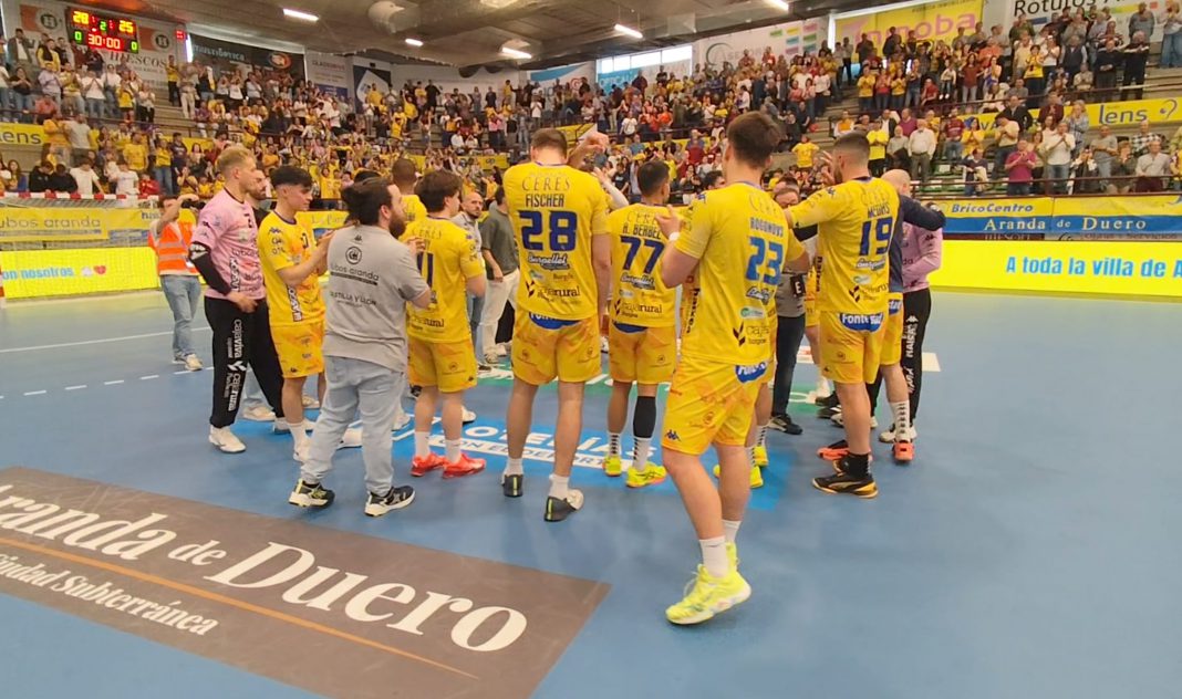 La escuadra amarilla tras uno de los triunfos en el Santiago Manguán. / duerodeporte.com