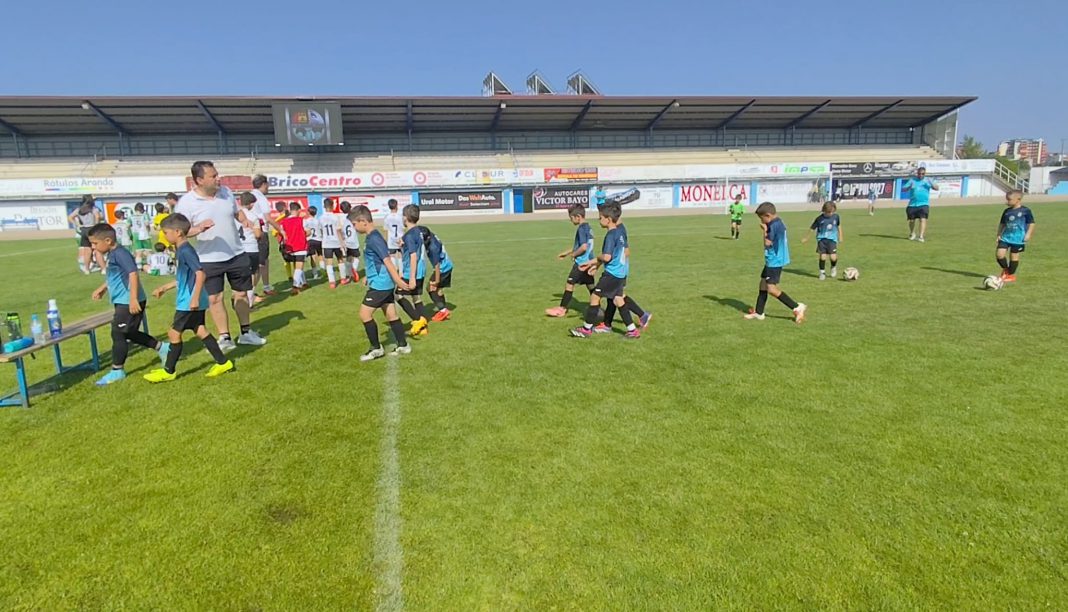 Una de las imágenes del torneo con la presencia del Aranda Riber. / duerodeporte.com