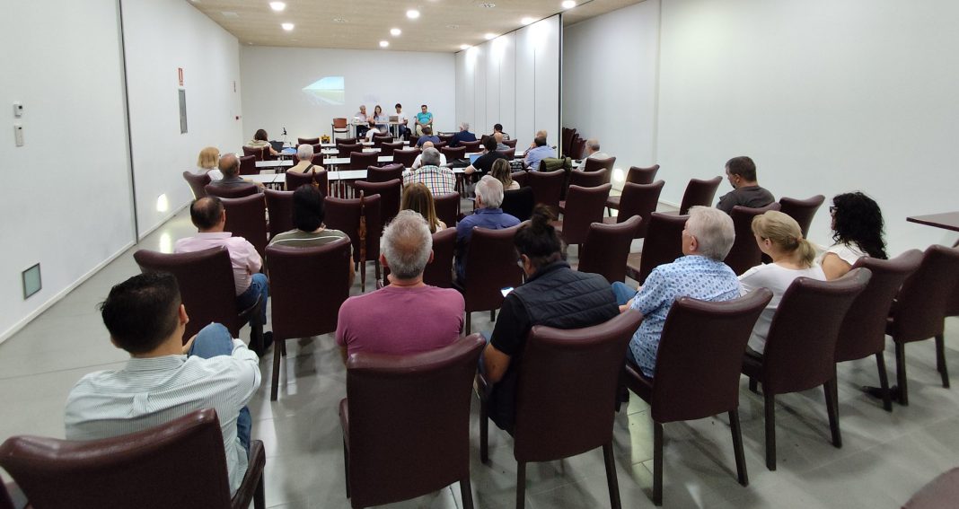 Imagen de la Asamblea en la que los socios aprobaron la inversión externa para la próxima temporada. / duerodeporte.com