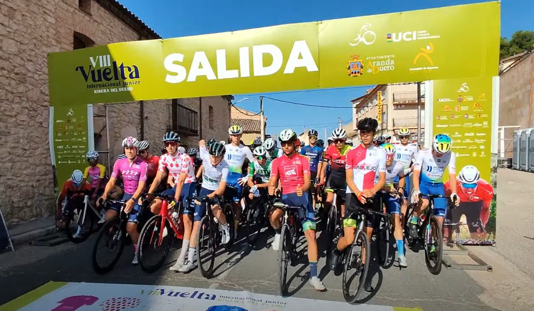 Una de las salidas de la pasada edición con los corredores y sus maillots de líderes de las diferentes clasificaciones. / duerodeporte.com