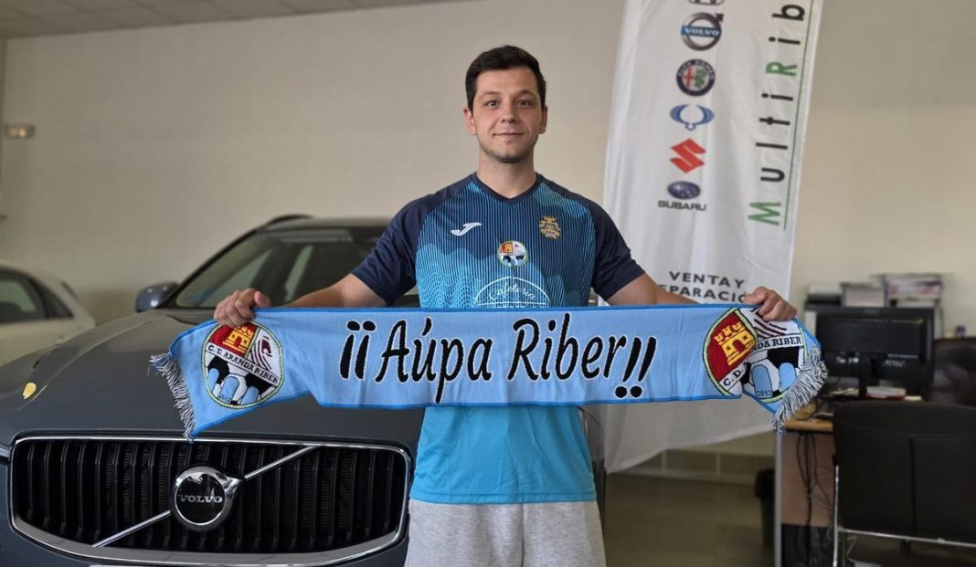 El delantero Adrián García se convierte en el cuarto fichaje para el proyecto 25-26 del Aranda Riber de Liga Provincial. / Aranda Riber