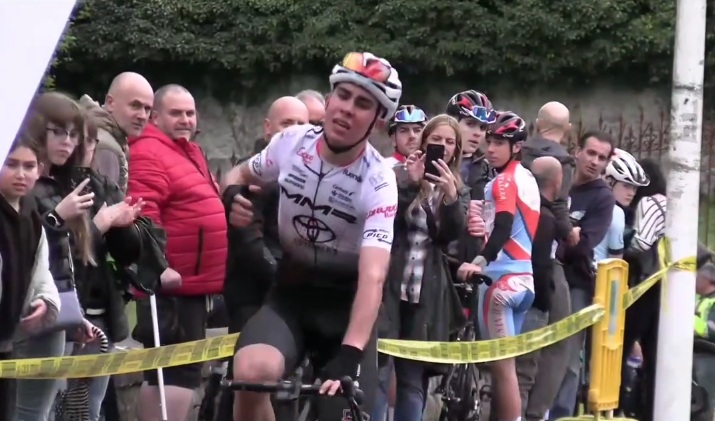 Benjamín Noval durante una de las carreras que ha sumado a su palmarés esta temporada con MMR Academy. / Luis Garcia Foto & Video