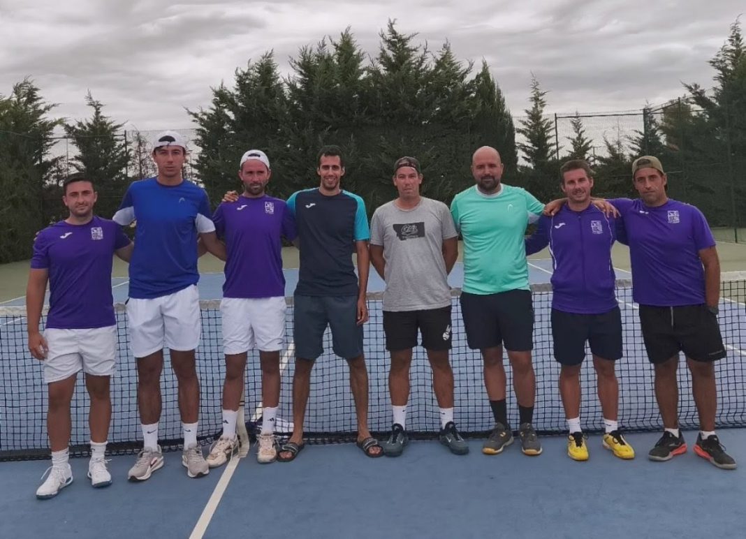 El equipo del Tenis Ribera visita este fin de semana Málaga. / Tenis Ribera