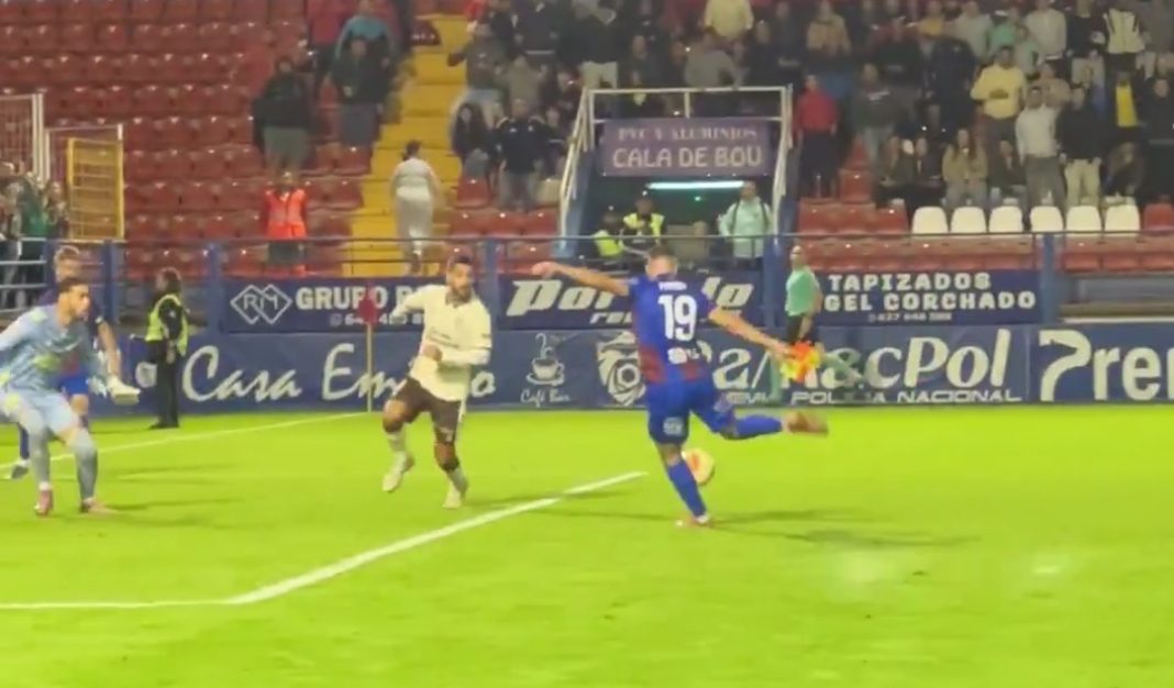 Screenshot_2025-10-28-23-37-12-016_com.twitter.android-edit