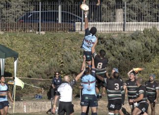 Rugby Aranda se ve sorprendido en el debut en División de Honor B (18-25) Una acción de juego del partido inaugural de los celeste y vino en la Virgen de las Viñas. / Rugby Aranda