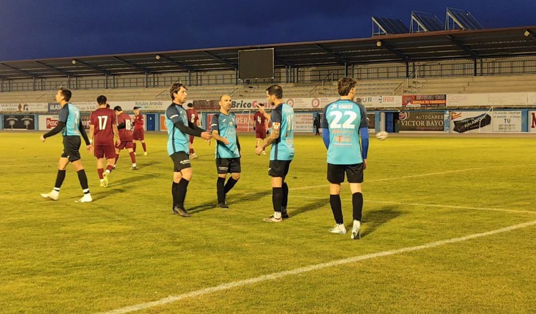 Los azulones celebran un de los siete goles anotados ante el Burgos IFA B. / DUERO Deporte