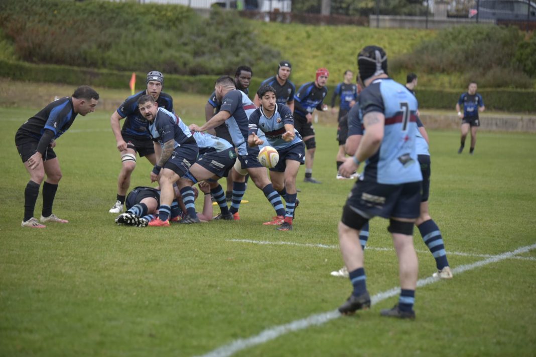 Una de las acciones del ataque celeste y vino durante el duelo ante Gipuzkoa Sortzen. / Arturo Sanz