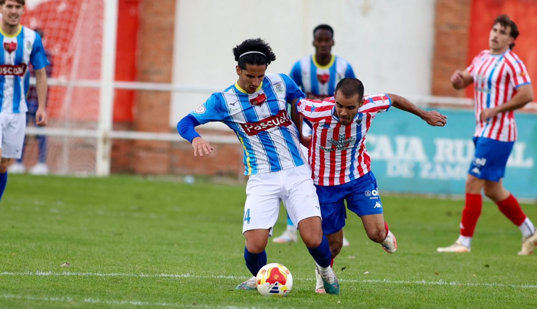 Barroso fue el autor del tanto blanquiazul en Las Salinas. / Somos AFIR