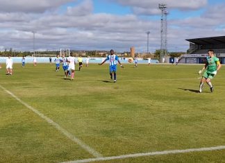 Oportunidad para tomar aire Los blanquiazules vuelven a jugar en el Juan Carlos Higuero. / DUERO Deporte