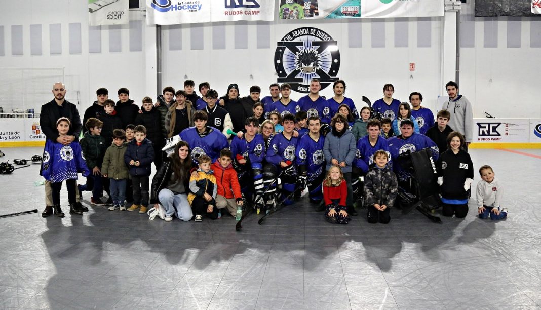 El Hockey Línea Aranda recibe este sábado (20:00 h) en Prado Sport a Molina. / Alberto Collantes