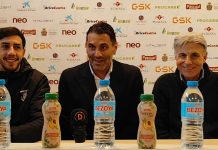 Morris Pagniello: «Ahora tenemos un grupo de trabajo unido» Morris Pagniello -en el centro- junto al entrenador Dani Calvo (i) y el presidente del club Demetrio Rodríguez. / DUERO Deporte