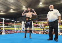 Ion Pérez persigue el título WBC Continental Latin Ion Pérez con el cinturón de campeón de Castilla y León logrado el pasado mes de septiembre en el Santiago Manguán. / DUERO Deporte