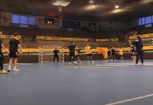 Villa de Aranda inicia una pretemporada invernal en la que jugará Copa Castilla y León Plantilla y cuerpo técnico de Villa de Aranda durante la primera sesión del nuevo año tras el regreso a los entrenamientos. / DUERO Deporte