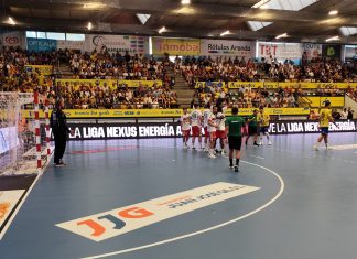 Derbi castellano por la permanencia para retomar el pulso a la Liga ASOBAL El duelo de la 1ª vuelta en el Santiago Manguán. / DUERO Deporte