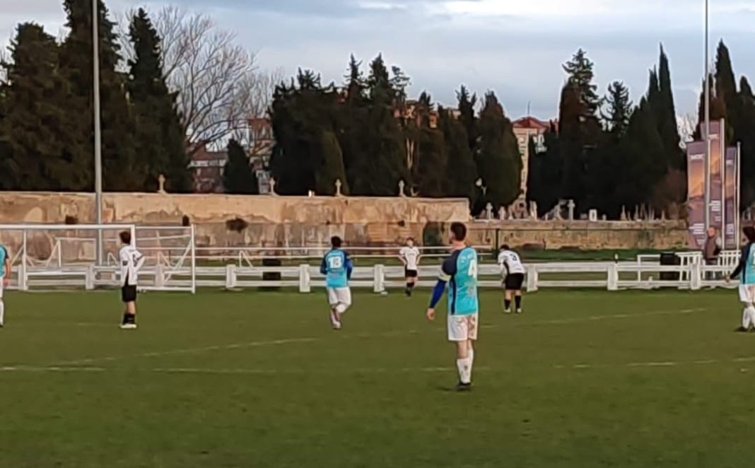Un lance de juego del partido disputado por el Riber en Miranda de Ebro. /Aranda Riber
