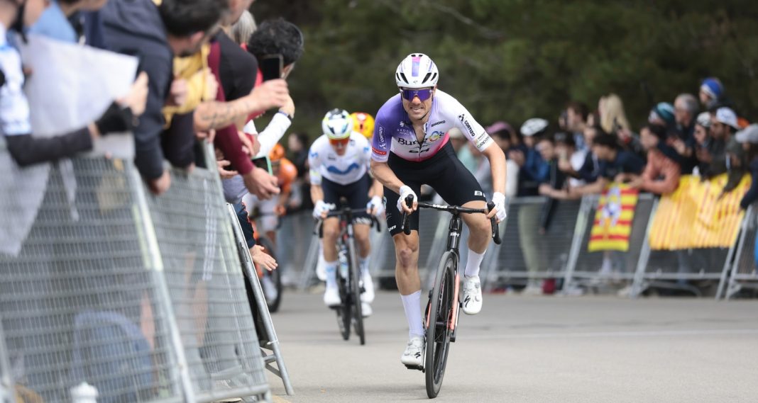 Mario Aparicio en pleno ataque en la subida a Montjuic. / Sprint Cycling Agency