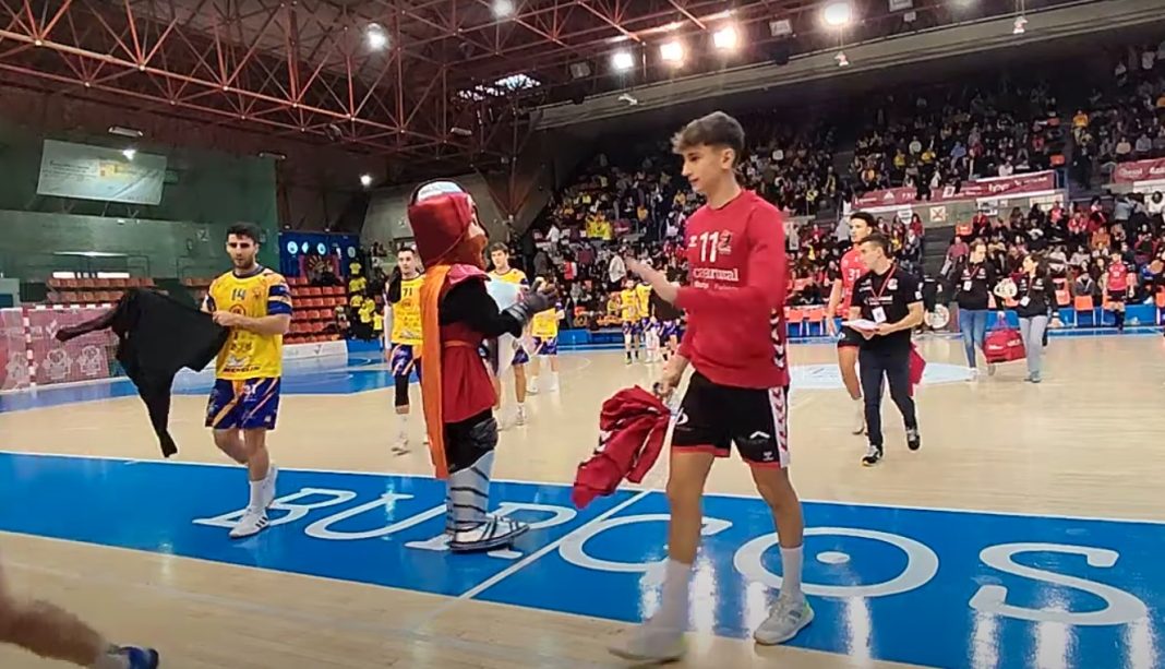 Villa de Aranda y Balonmano Burgos en partido de hace dos temporadas. / DUERO Deporte