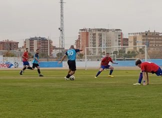 El Riber busca una victoria para el liderar en solitario la Liga Provincial Una acción de juego del encuentro del Riber frente al Alcázar de la 1ª vuelta en el Juan Carlos Higuero. / DUERO Deporte