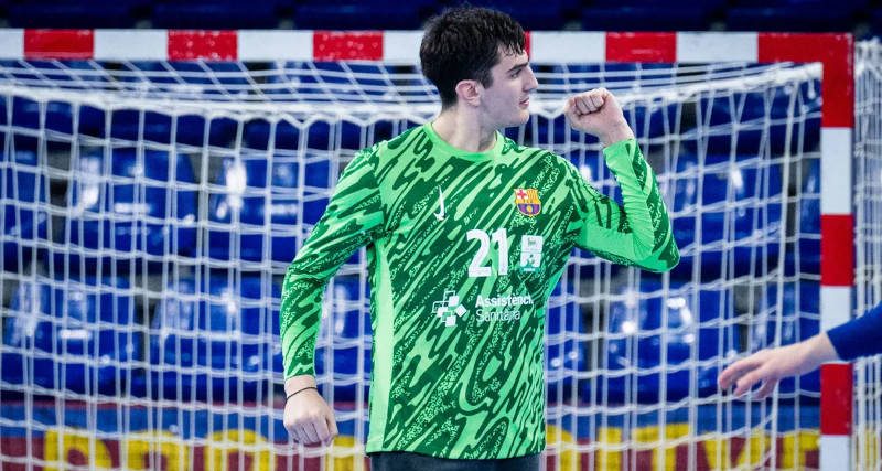 Imagen de archivo de la temporada 24-25 en la que Filip Saric debutó con el 1º equipo azulgrana tras la lesión de Pérez de Vargas. / FCB