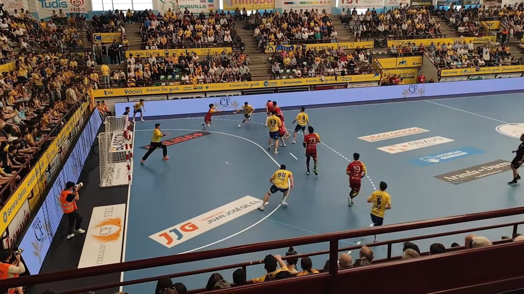 El Santiago Manguán vivirá aún cuatro partidos más en este cierre de temporada. / DUERO Deporte