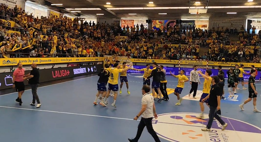 El Pabellón Santiago Manguán celebra la importantísima victoria amarilla ante Cuenca. / DUERO Deporte