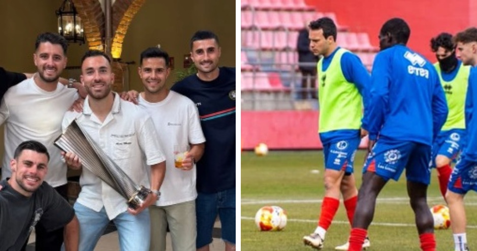 Alfredo Sualdea 'Frodo', con el Trofeo de campeones del Grupo IV de Segunda Federación y Óscar de Frutos (d) durante un partido con el Numancia. / DUERO Deporte