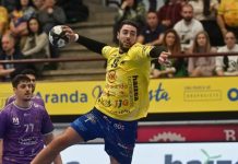 Víctor Megías, media vida de amarillo El eterno capitán amarillo, Víctor Megias, seguirá siendo protagonista en el Santiago Manguán. / Alberto Calvo