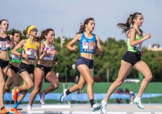 Alejandra Ortuño -dorsal 31- en plena celebración de los 5.000 metros lisos celebrada en Mahón (Baleares) / RFEA