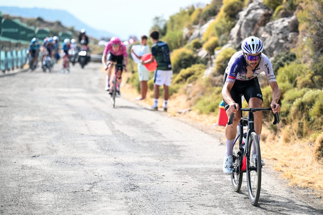 Mario Aparicio tras su ataque en la ascensión a La Pandera. / Ángel Camarena / Cxcling /ASO