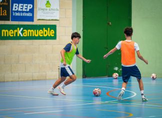 Atlético Aranda 1503 amplía hasta cuatro sus equipos de fútbol sala esta temporada Una de las sesiones de entrenamientos del Atlético Aranda 1503 en el Polideportivo Chelva. / Roberto Campillo