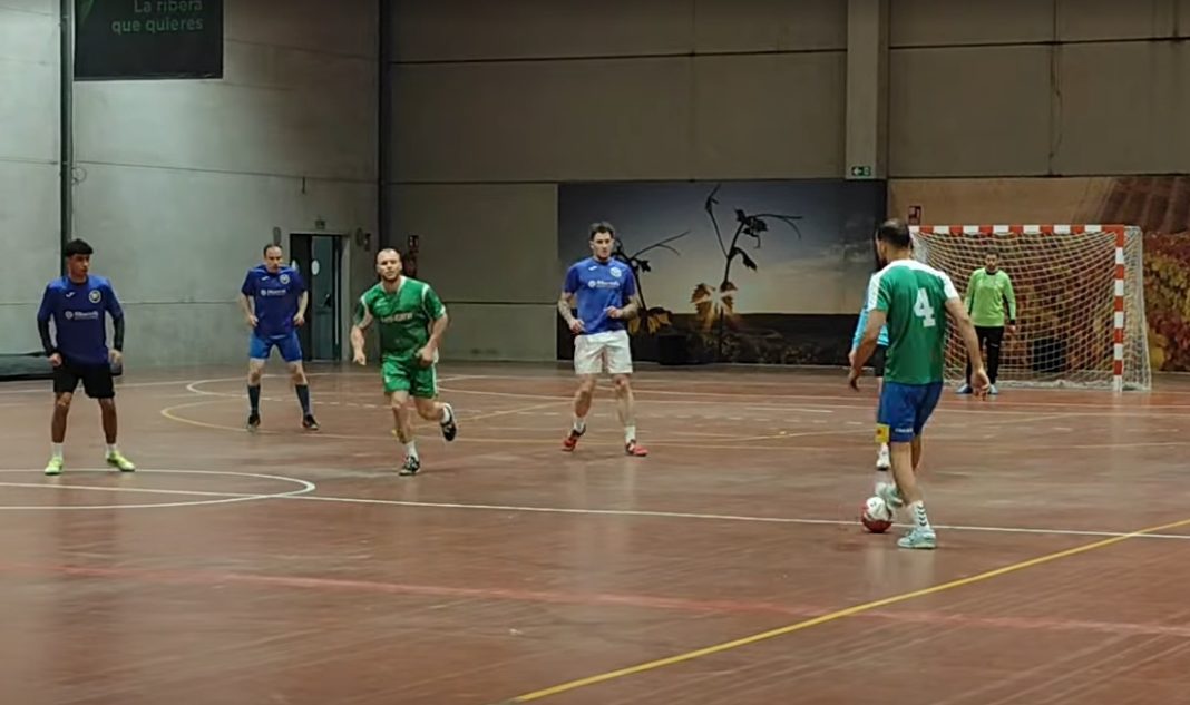 Uno de los encuentros de la pasada temporada en el Recinto Ferial de Aranda de Duero. / DUERO Deporte