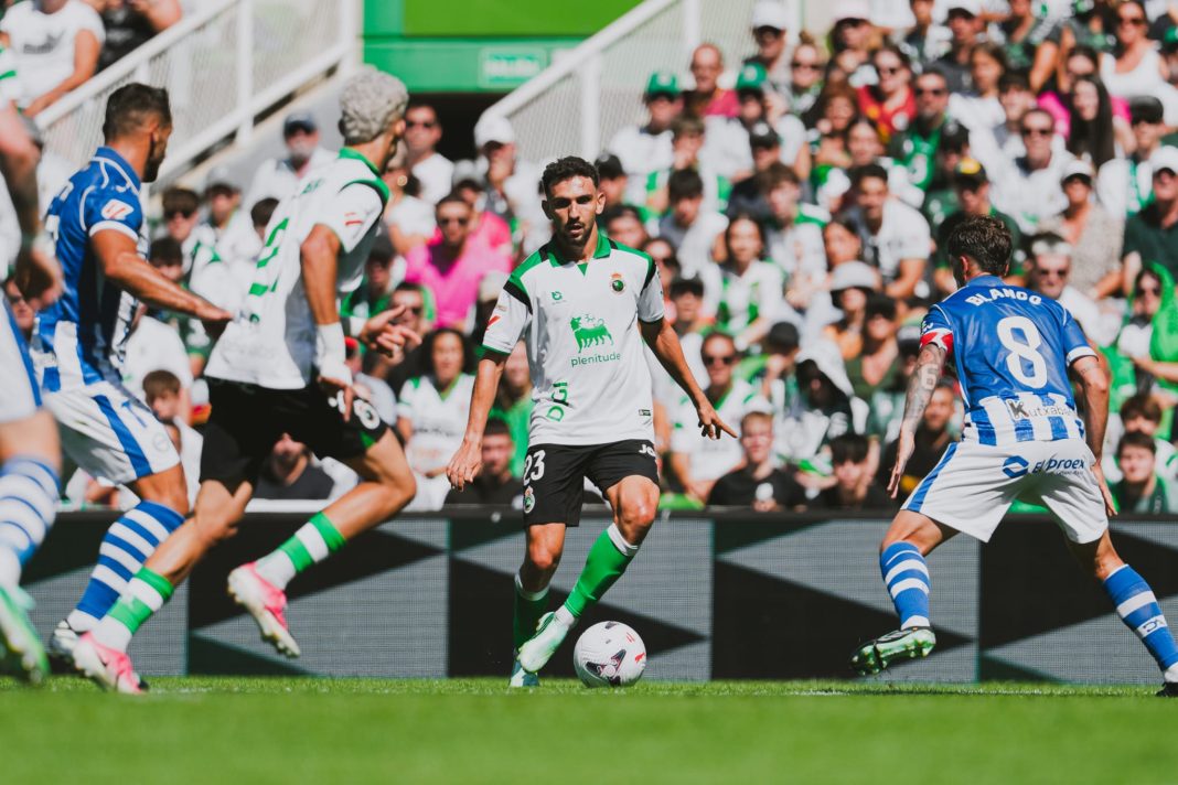 Iván Martín durante un partido en el El Sardinero de la presente temporada. / RRCS