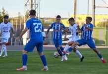 La Arandina debe esperar para pelear con los mejores tras caer con el Cristo Atlético (1-3) Los blanquiazules mostraron su voluntad ante el Cristo Atlético, pero no fue suficiente. / Ángel Rodríguez