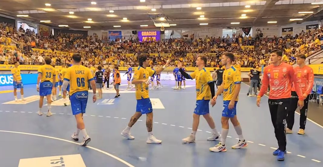 El bloque amarillo está listo para afrontar un mes de octubre en el que lleguen las primeras victorias del curso. / DUERO Deporte